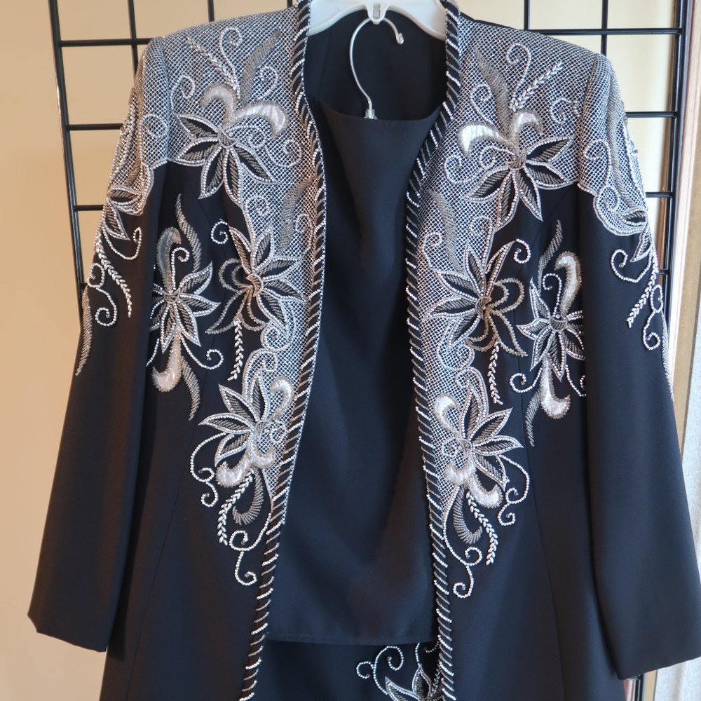 Custom Color: Silver/Black Skirt Set w/ Sleeve Detail - Sz. M - Never Worn